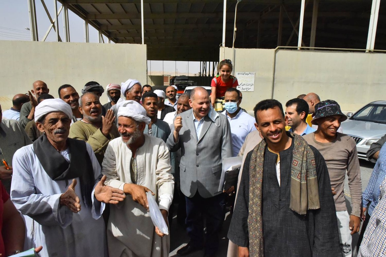 خلال جولة مفاجئة.. محافظ أسيوط يتفقد مطاحن مصر الوسطى وشونة البنك الزراعي 
