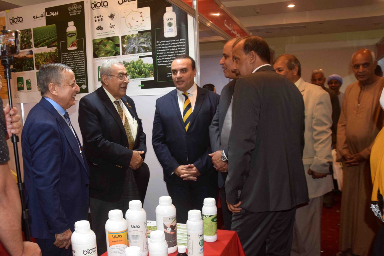 نائب محافظ الأقصر يفتتح الدورة ١٤ لمعرض الوادى للزراعات الحديثة