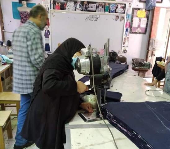 تصنيع ٦٥٠٠٠ قطعة زى مدرسى بايدي معلمي الجيزة