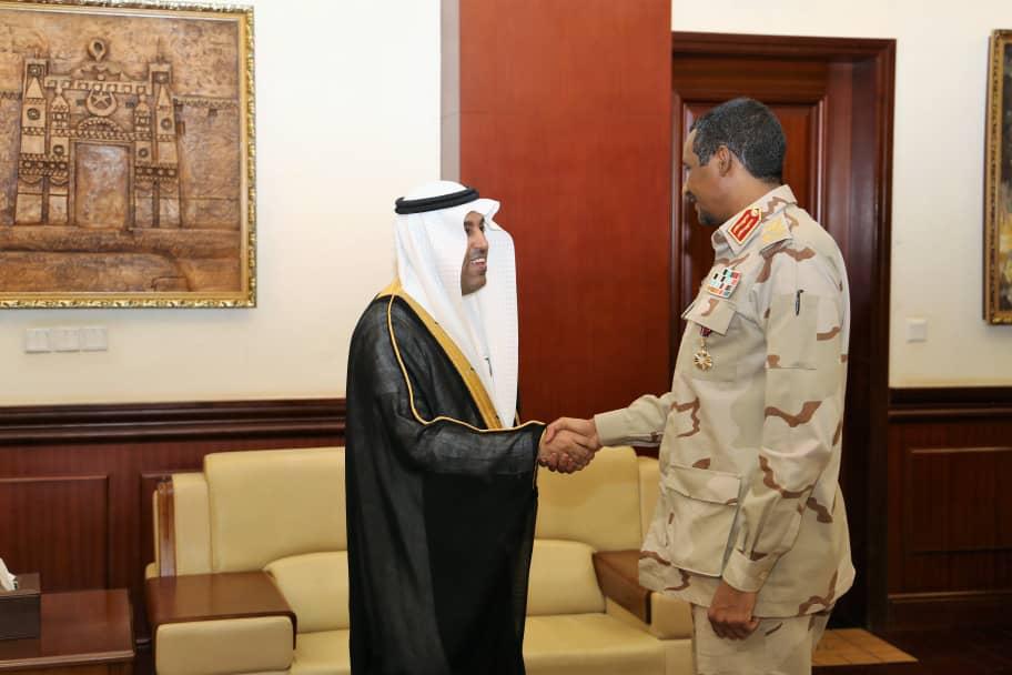 نائب رئيس المجلس العسكري الانتقالي بالسودان يلتقي برئيس البرلمان العربي 