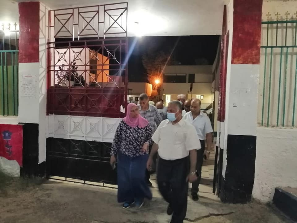 نائبة محافظ أسوان تطمئن علي جاهزية لجان امتحانات الثانوية العامة