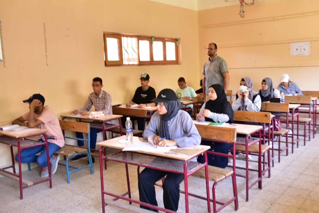 سعادة بالتفاضل والتكامل وعلم النفس لطلاب الرياضة والأدبى بالأقصر