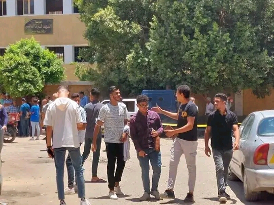سعادة بالتفاضل والتكامل وعلم النفس لطلاب الرياضة والأدبى بالأقصر