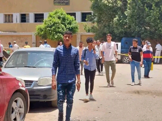 سعادة بالتفاضل والتكامل وعلم النفس لطلاب الرياضة والأدبى بالأقصر