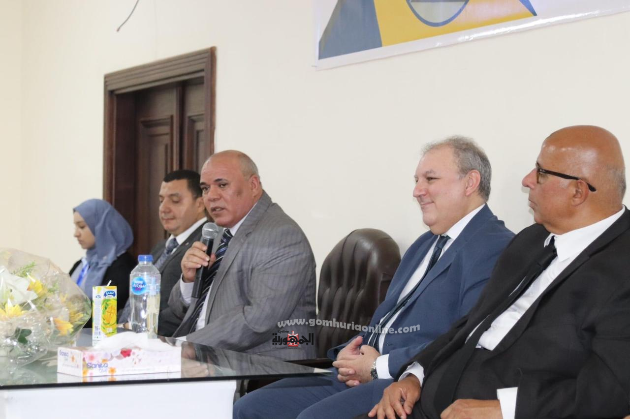 الدكتور عربى السيد كشك رئيس جامعة الدلتا التكنولوجية بالمنوفية يلقى كلمته بالمُلتقى الفكري الأول لأعضاء هيئة التدريس والعاملين بالجامعات التكنولوجية