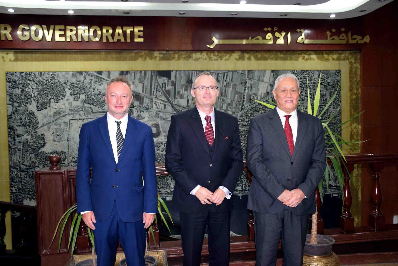 محافظ الأقصر يبحث العلاقات الثنائية مع سفير دولة التشيك 