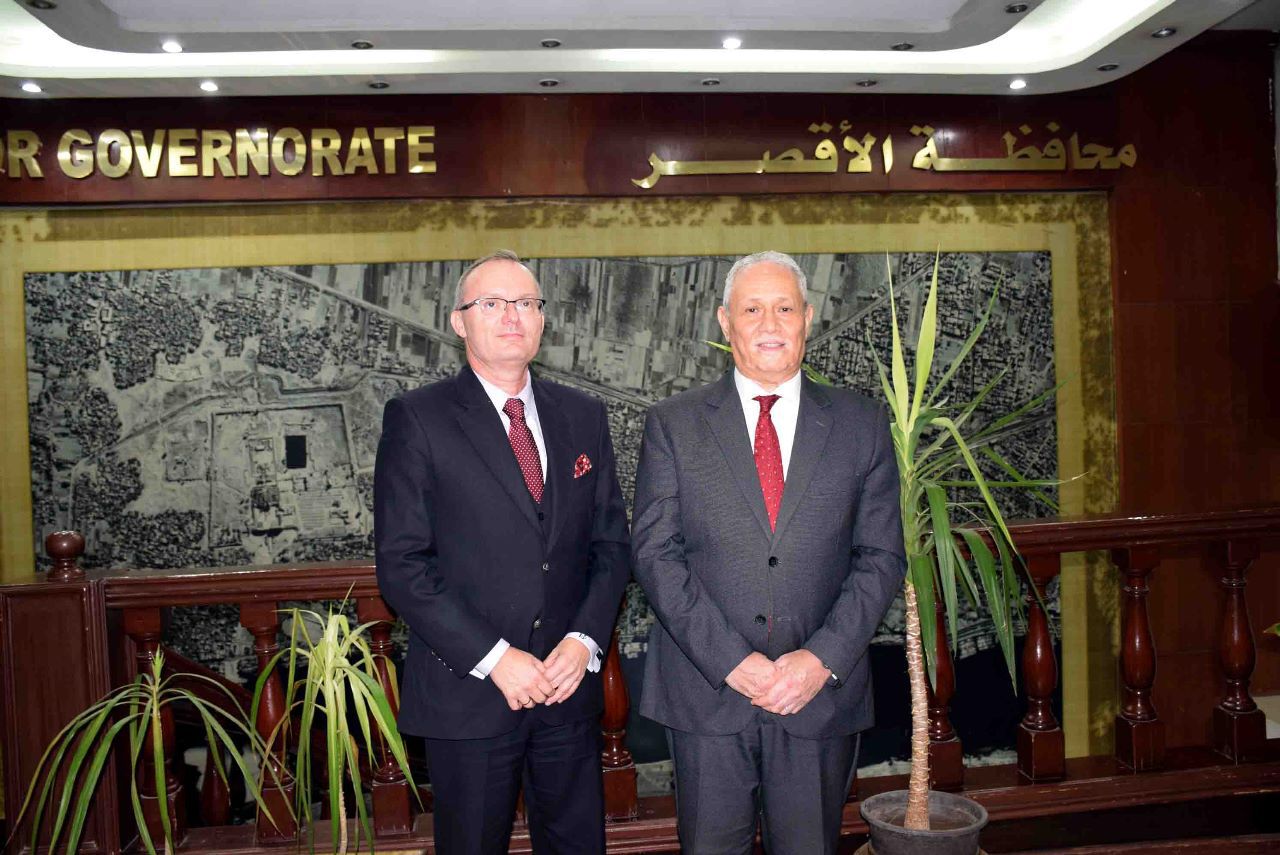 محافظ الأقصر يبحث العلاقات الثنائية مع سفير دولة التشيك 