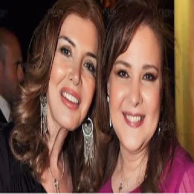 ميرفت أمين ودلال عبد العزيز 