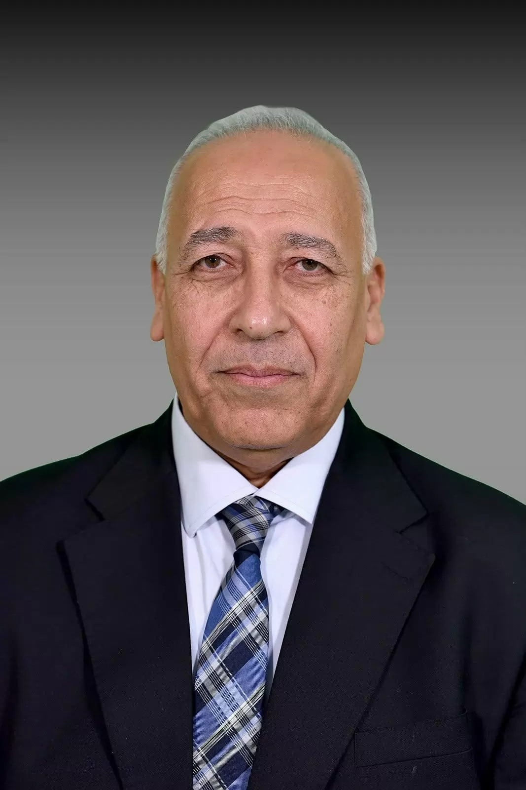 حسين شريف