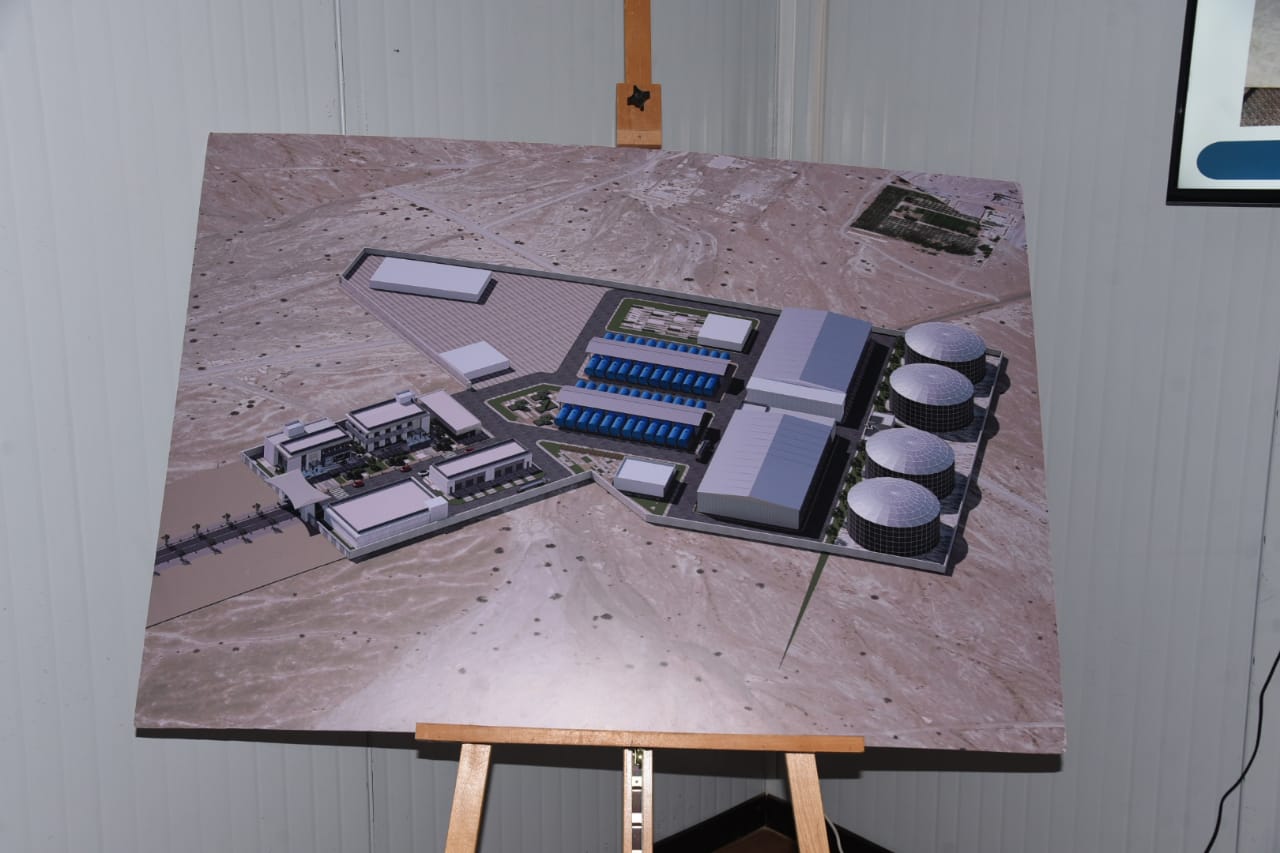 محافظ مطروح يتفقد انشاء محطة الرميلة ٤ لتحلية مياة البحر