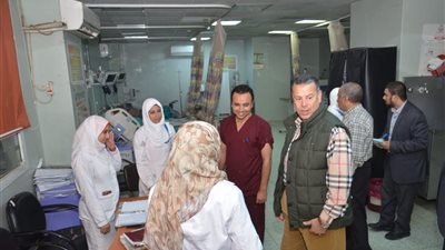 محافظ بني سويف يفاجئ مستشفى ناصر ليلا