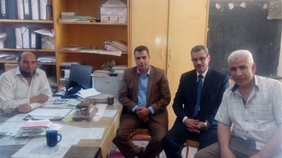 مدير تعليم الخانكة يشيد بأداء شئون الطلبة ومنظومة العمل الجديدة