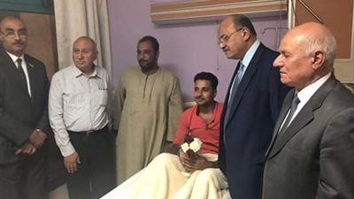 وفد مجلس «المهندسين» يزور مصابي حادث المنيا