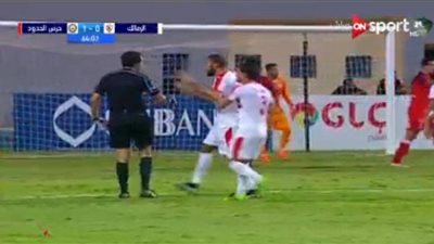 لاعبو الزمالك يعترضون على حكم مباراتهم أمام الحرس