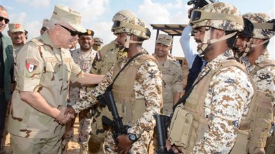 الفريق محمد فريد يتفقد القوات العربية المشاركة فى تدريبات ( درع العرب -1)