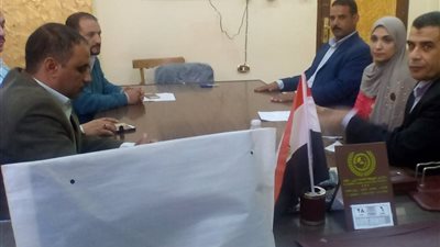 مدير تعليم الخانكة يلتقي رؤساء الاقسام لتنسيق العمل