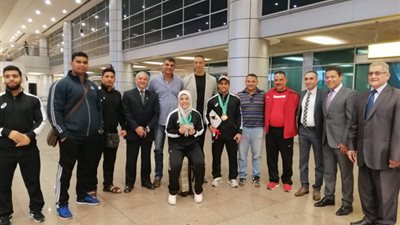 بالصور.. محمد إيهاب وسارة سمير يصلان القاهرة بعد إنجاز بطولة العالم لرفع الأثقال