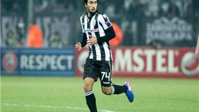 عمرو وردة يشارك فى هزيمة باوك أمام مول فيدي بالدورى الأوروبى