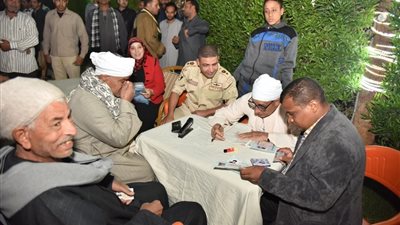نائب أسيوط يشارك فى حفل زفاف جماعى بالمنطقة الجنوبية العسكرية