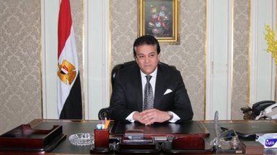 وزير التعليم العالى يستعرض التشكيل الجديد للجان القطاعات بالأعلى للجامعات