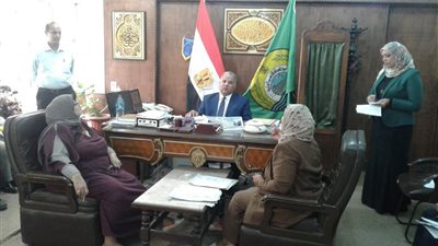 مدير تعليم الإسماعيلية يناقش تطوير منظومة الخدمات الجماهيرية