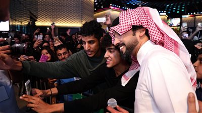 العمانيون في دبي يحتفلون بالعيد الوطني بالعروض المميزة