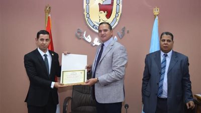 جامعة سوهاج تكرم ٢٥ متدرب لاجتيازهم دورة ‘‘TOT‘‘