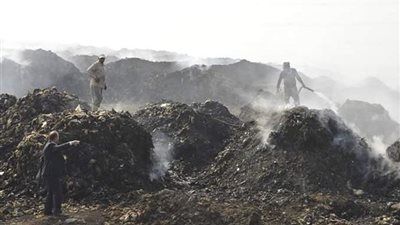 اطفاء حريق مقلب قمامة بكفر الشيخ