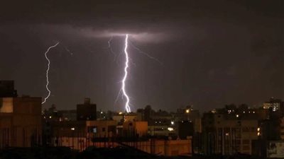 الرعد والسيول يثيران الذعر بجمصة