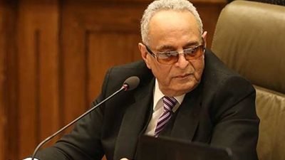 أبو شقة يعلن إحالة رئيس حزب الوفد السابق للنيابة
