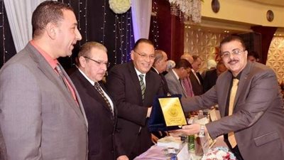 غراب يشهد إحتفالية نقابة صيادلة الشرقية بيوم الصيدلى .. صور