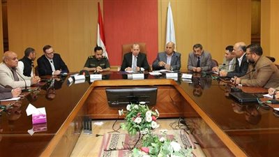 محافظ كفرالشيخ ينهى معوقات توصيل المرافق لمصنع فصل الرمال السوداء