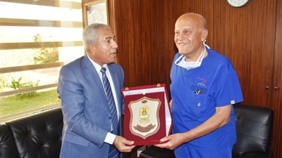محافظ أسوان يطلق اسم مجدى يعقوب على ميدان الزلابية مع وضع تمثال له بالميدان
