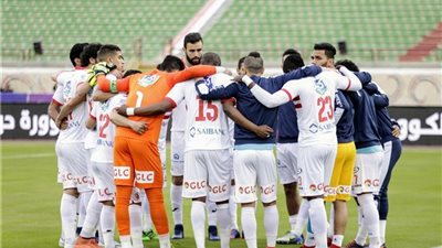لاعبو الزمالك يخوضون الإحماء استعدادًا لمواجهة الاتحاد