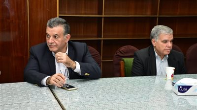 نقابة الزراعيين تبحث خارطة طريق لتطوير الزرارعة المستدامة بمصر