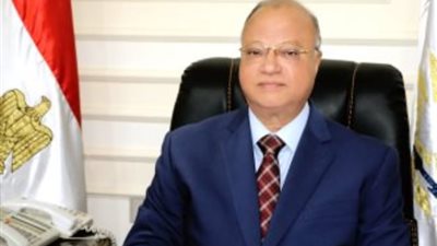 محافظة القاهرة تبحث تطوير مراكز خدمة المواطنين بالأحياء