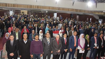بالصور.. محاضرات علمية بملتقى 