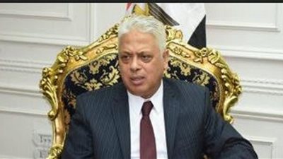 مزارع يطلق الرصاص على شقيقه ونجله .. ويحاول الانتحار بالسم