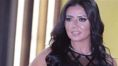 بعد الفستان المثير.. رانيا يوسف فى حمام السباحه ..صور