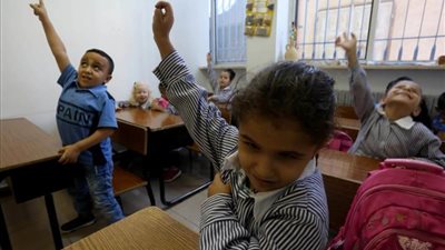 مدير تعليم الإسماعيلية يتفقد تجهيزات مدرسة النور للمكفوفين