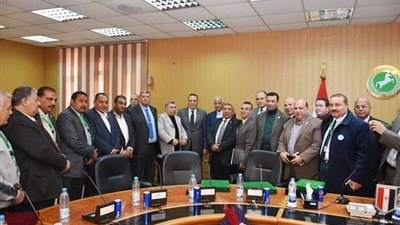 غراب يستقبل أعضاء مجلسي أمناء دمياط والشرقية