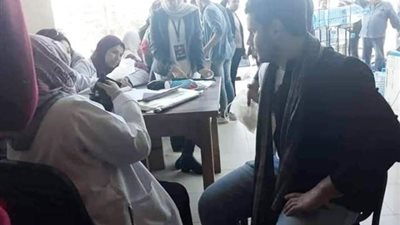 مستقبل وطن ببلبيس يقود شبابه للتبرع بالدم وتجميل مدينته بالصور