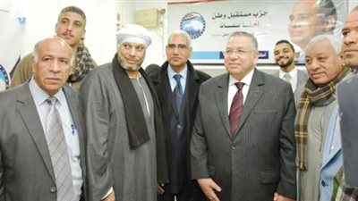 رئيس مستقبل وطن يتفقد تجهيزات مقر الحزب بقنا
