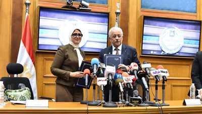 وزيرا الصحة والتعليم يطلقان حملة 
