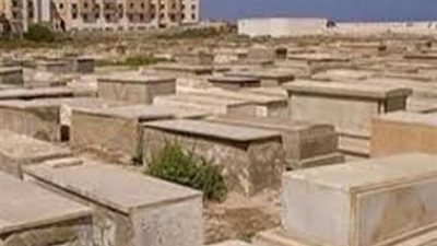شاب يقتحم مدافن السيدات لممارسة الجنس مع الجثث