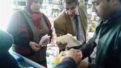 تحرير 3 محاضر تموينية.. وإعدام مواد غذائية فاسدة بسوهاج