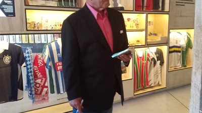 حواس والسفير المصري يزوران متحف الكرة بالبرازيل. .صور