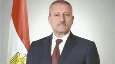 محافظ الإسماعيلية يغلق 3معامل طبية مخالفة