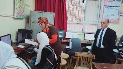 وكيلة تعليم قها تتابع امتحانات العملي لطلاب التعليم التجاري