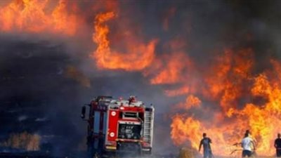 حريق هائل بمصنع على بعد أمتار من مخزن أنابيب الزاوية الحمراء
